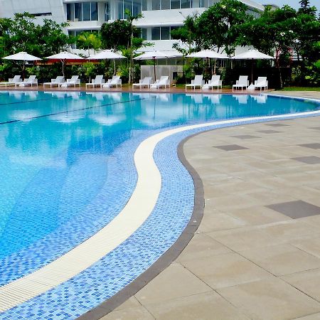 Nunia Inn Bandara Jakarta Tangerang Exterior photo