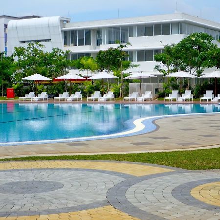 Nunia Inn Bandara Jakarta Tangerang Exterior photo